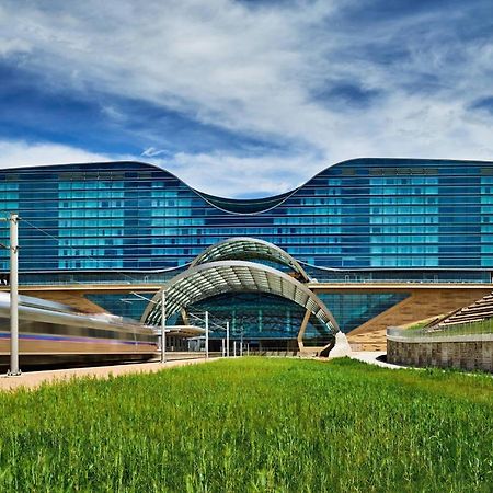 The Westin Denver International Airport Exterior photo