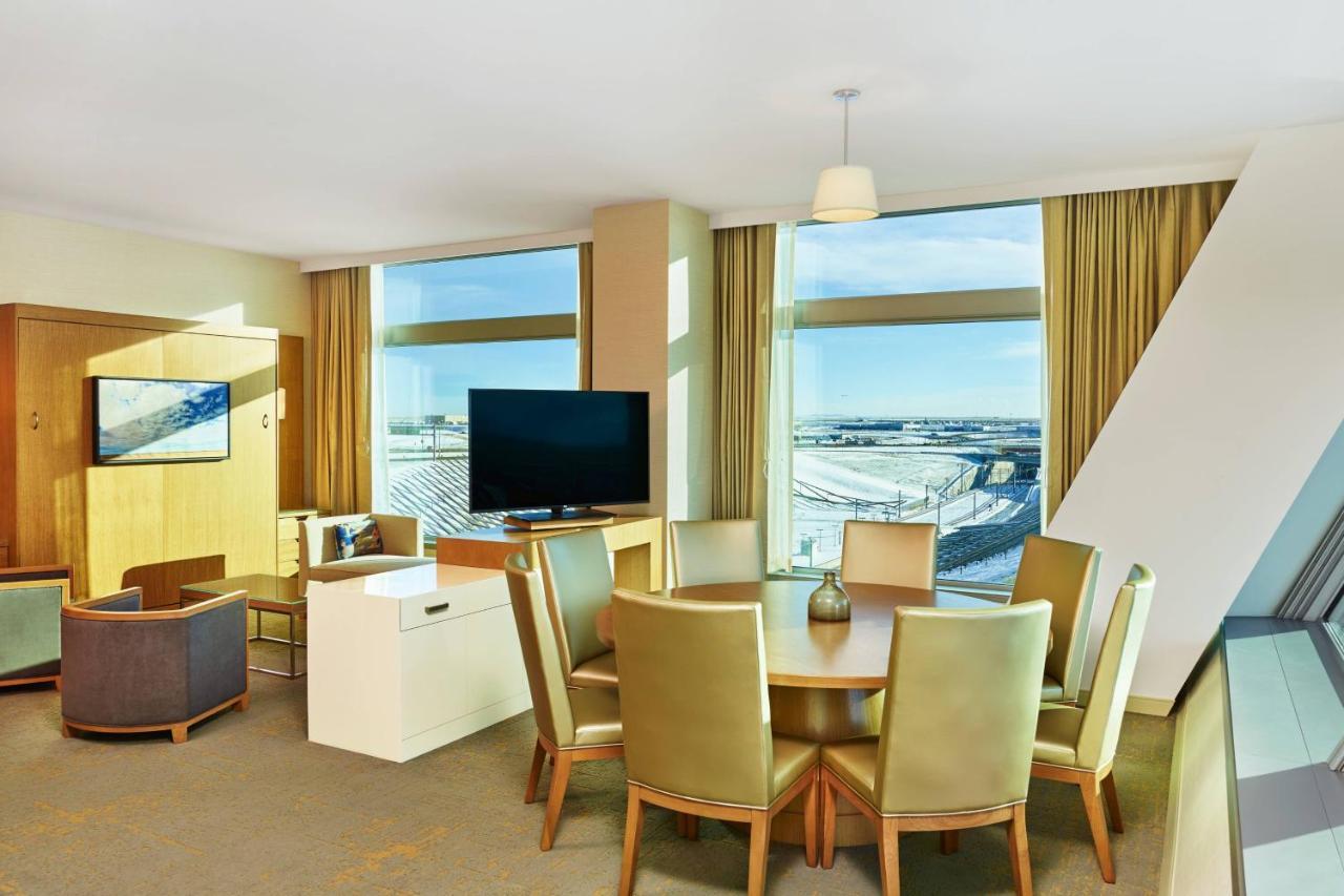 The Westin Denver International Airport Exterior photo