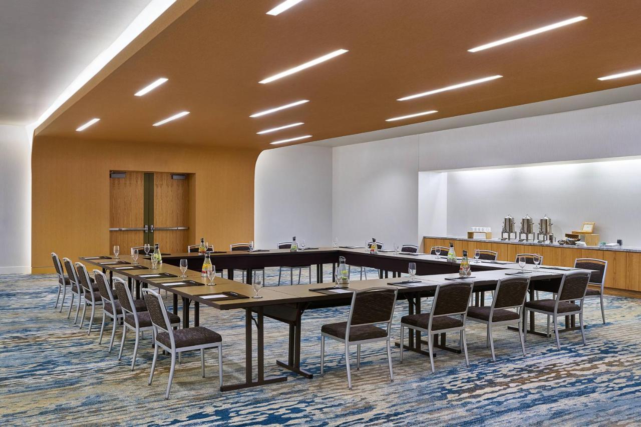 The Westin Denver International Airport Exterior photo