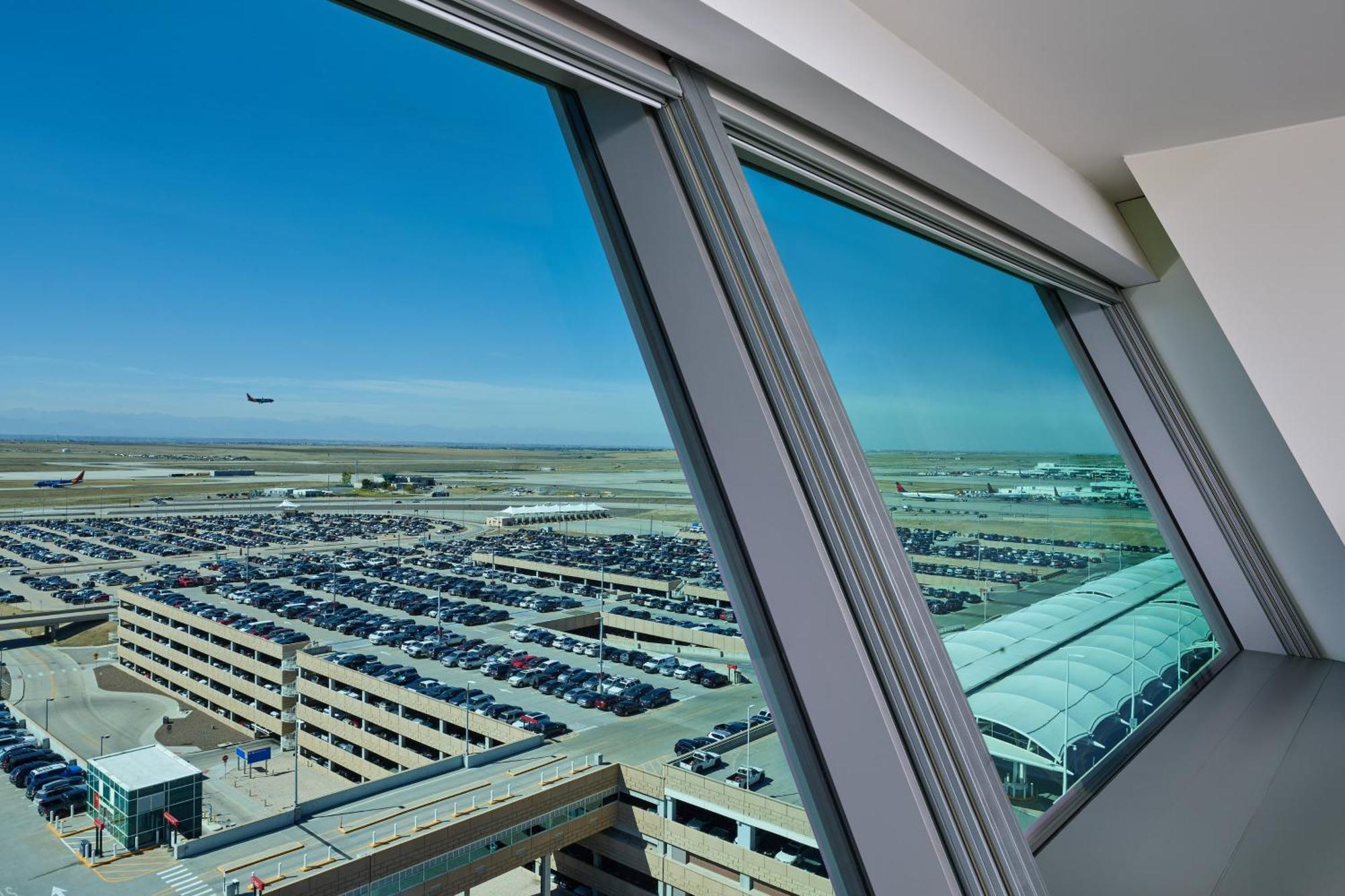The Westin Denver International Airport Exterior photo