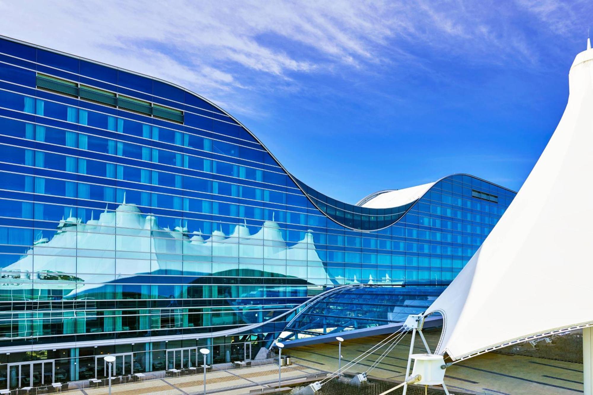 The Westin Denver International Airport Exterior photo